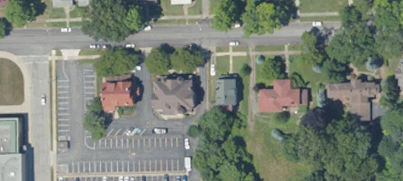 320 Lincoln Ave