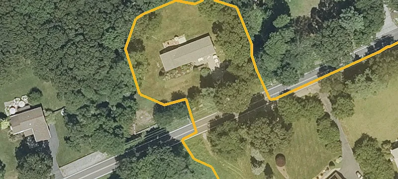 862 Quidnessett Rd