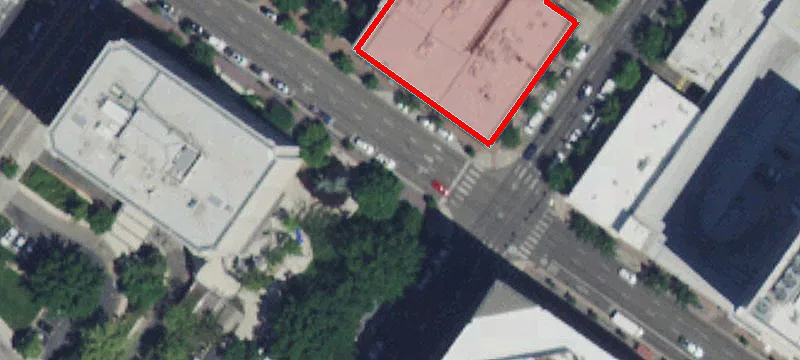 910 Main St
