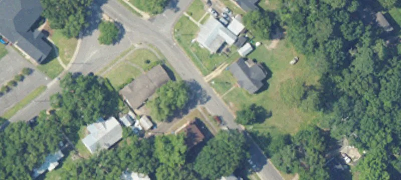 101 W Lee St