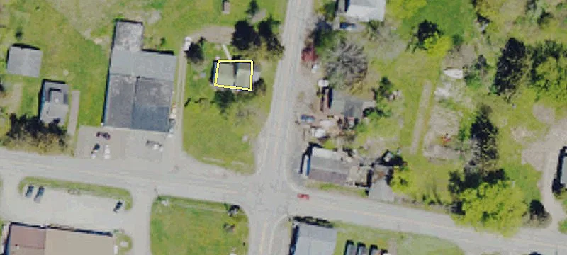 3,685 SF Specialty Building