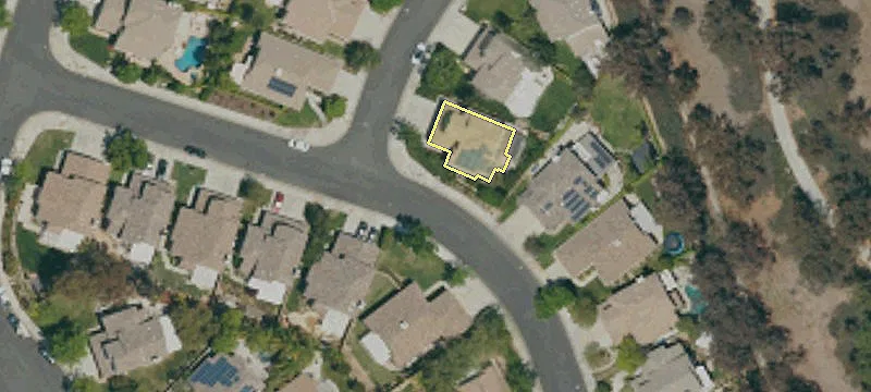 2,071 SF 4-Bedroom Multifamily Building