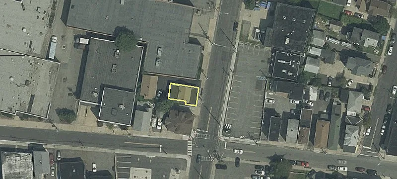 Highly Visible Corner Commercial Space