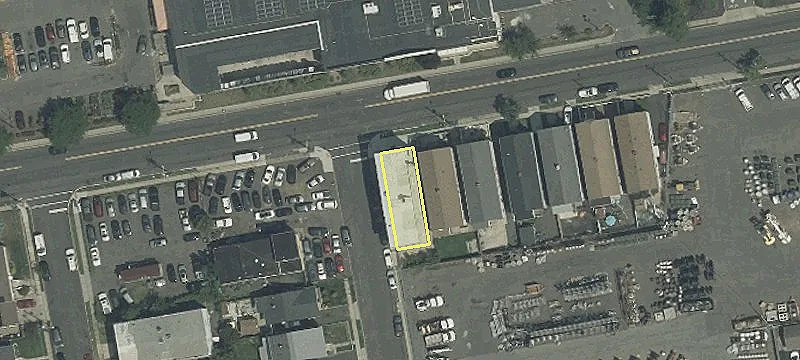 Retail Space in Prime Location