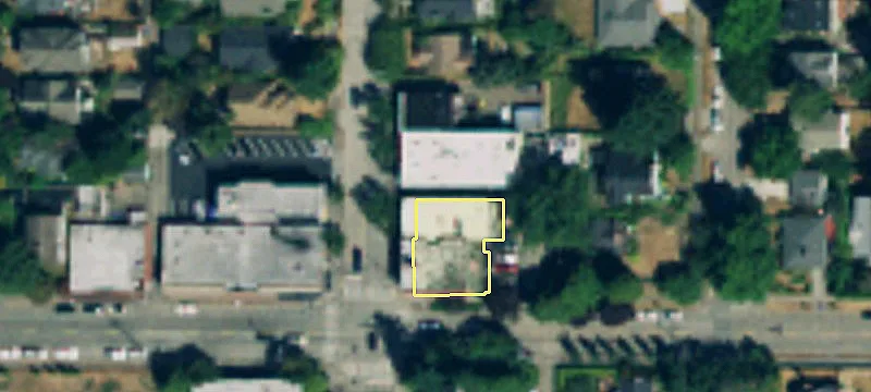 Well-Maintained Building in Prime Location