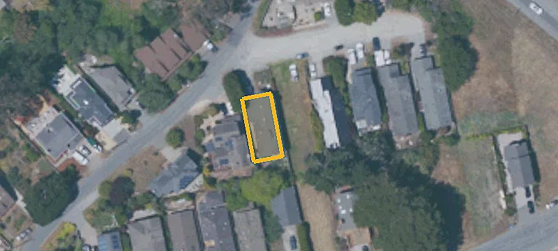 Level Lot Near Beach