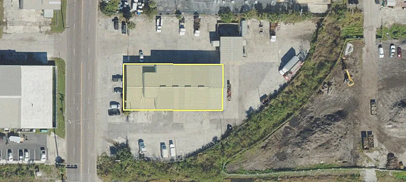 Premium Garage Condo Near Downtown