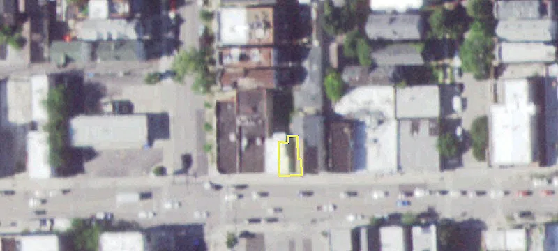 Lakeview Mixed-Use Building For Sale