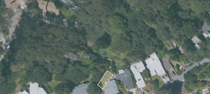 Land in Quiet Oakland Setting