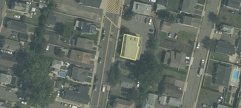 Renovated Mixed-Use Building For Sale