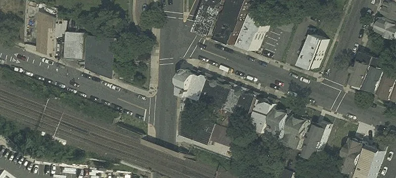 Renovated Mixed-Use Building For Sale