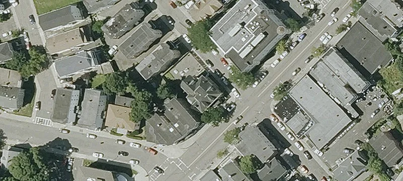 Victorian Building in Bowdoin District