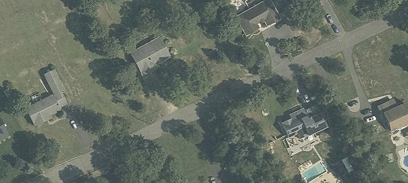 Large Property on Quiet Cul-De-Sac