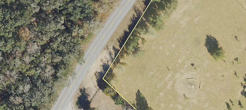 Lakefront Estate with Business Potential