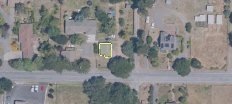 Secluded Land Parcel in Petaluma