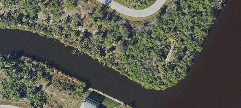 Oversized Waterfront Parcel in Florida