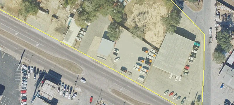 Prime Real Estate on Racetrack Road