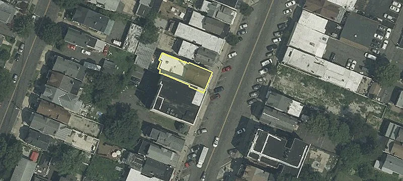 Mixed-Use Property in Forest Hills