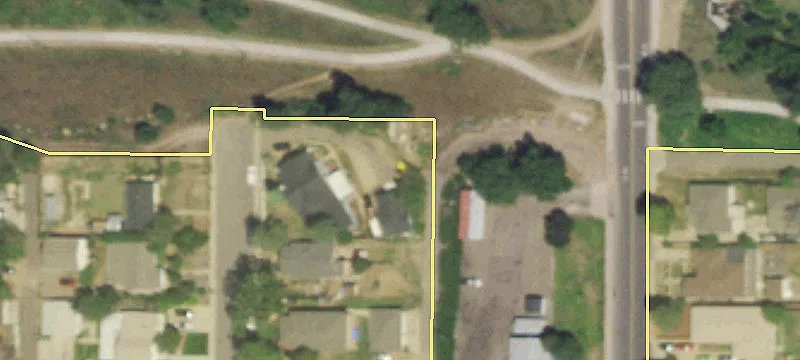 Versatile Commercial Building with Dock