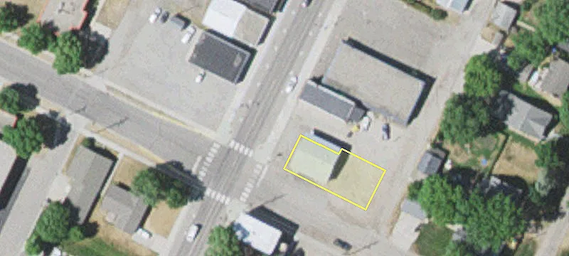 Commercial/Flex Building Near I-94