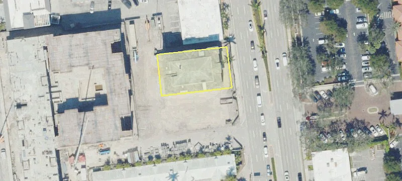 New Mixed-Use Building in Naples