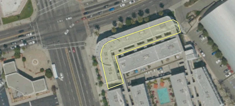 Retail Space in Harbor Lofts
