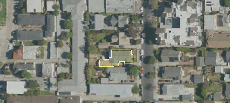 Spacious Condo Near Retro Row