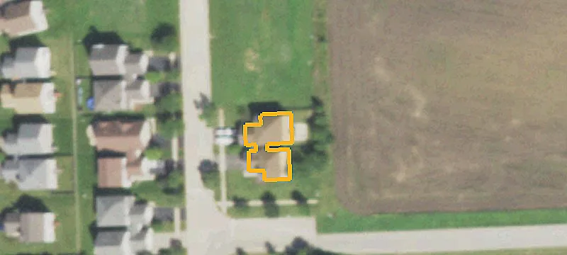 Spacious Duplex with Private Yard