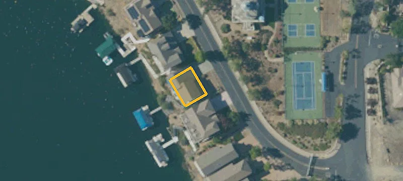 Updated Waterfront Condo with Boat