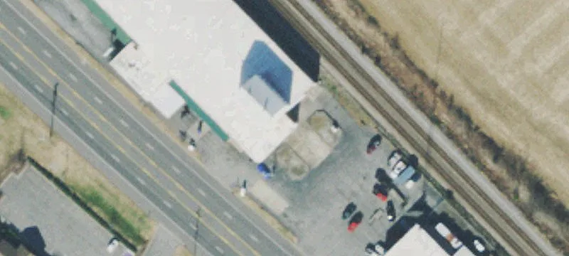 Versatile Industrial/Retail Opportunity