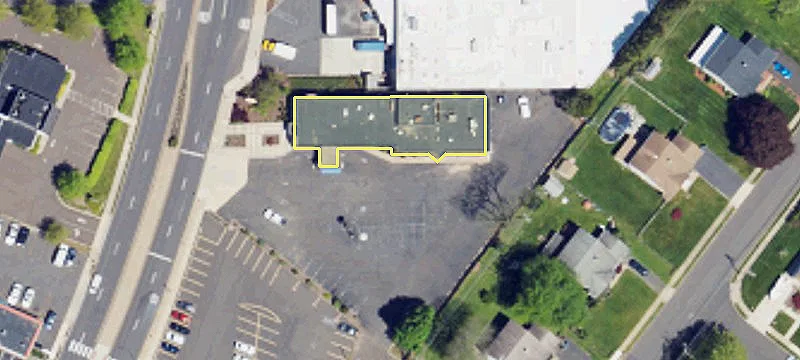 Retail Space with Prime Visibility