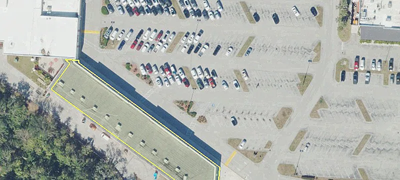 Retail Space in Merchants Crossing