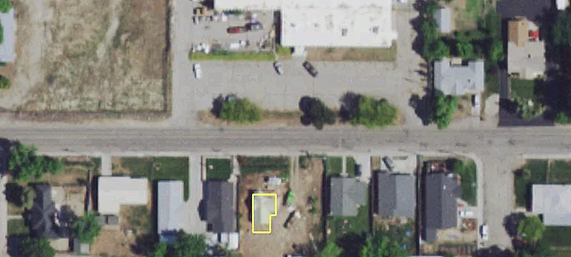 Warehouse with Expansive Yard Space