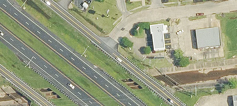 Retail Shopping Center Near Mall