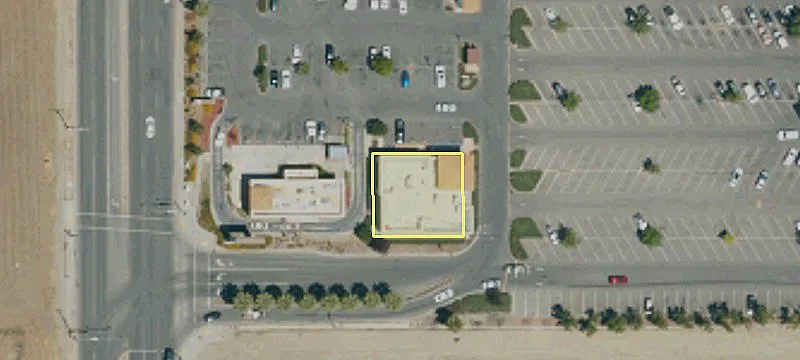 Retail Pad Building Near Walmart