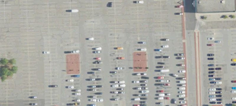 Retail Space in Busy Center
