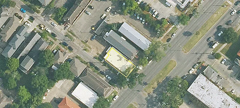 Stand-Alone Corner Building for Lease