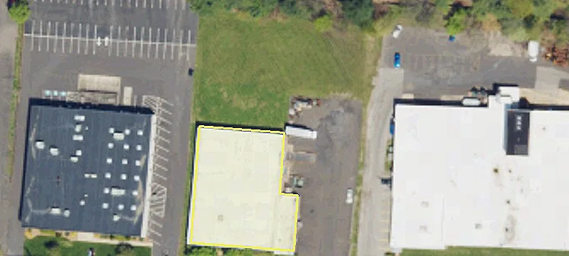 Industrial Warehouse on 1.5 Acres