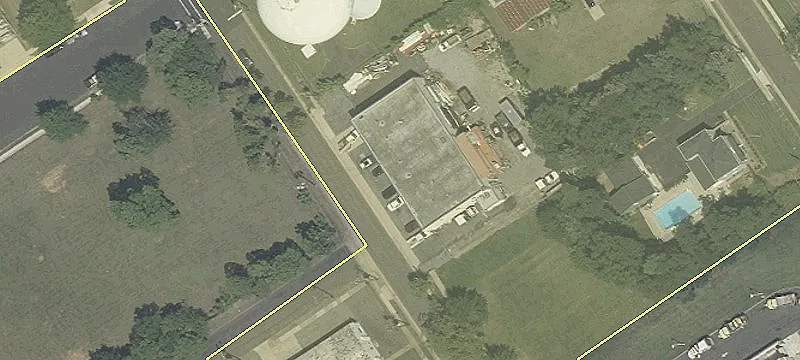 Fenced Yard with Office/Garage
