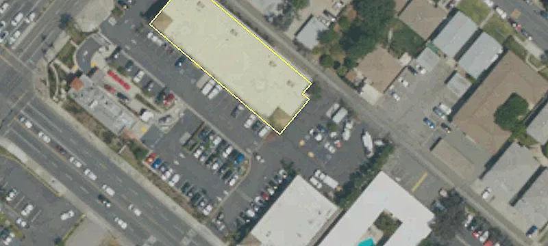 Retail Building with Freeway Access