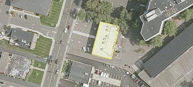 Retail Space in Hamden Center