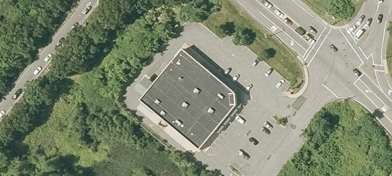 Freestanding Building at River Street