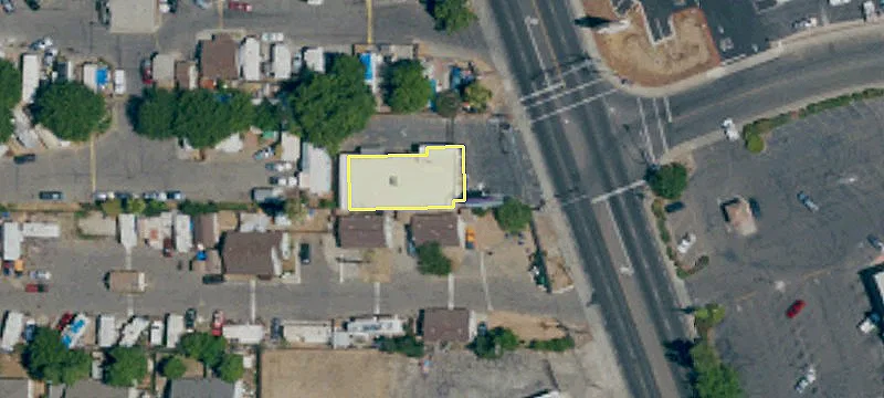 Showroom/Flex Building with Gated Yard