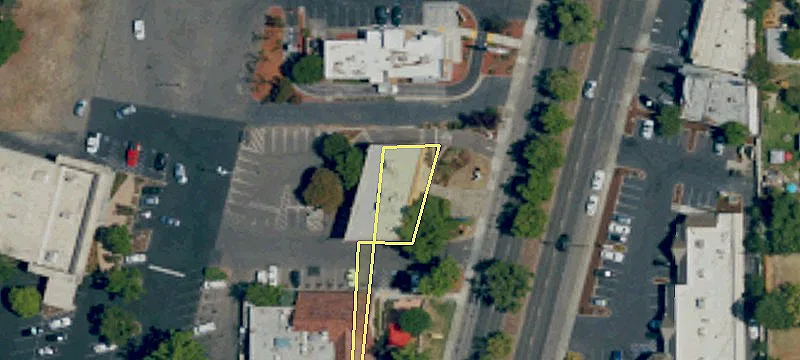 Freestanding Building in Land Park