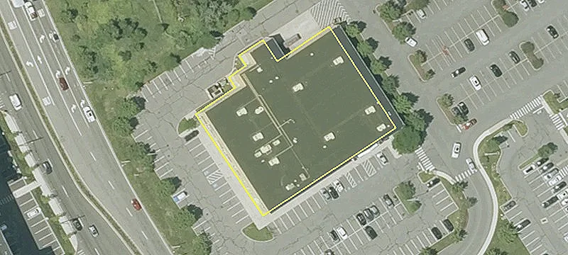 Retail Endcap at Signalized Intersection