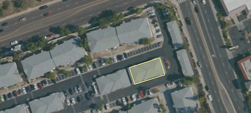 Retail Space with High Exposure
