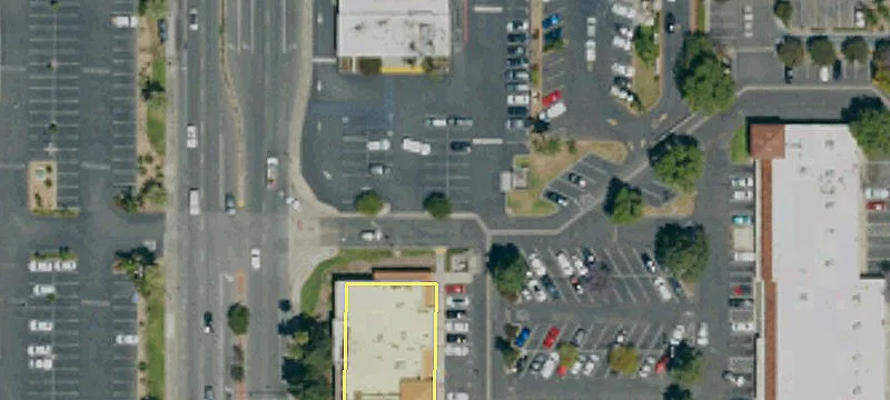 Retail Space in Riverside Center