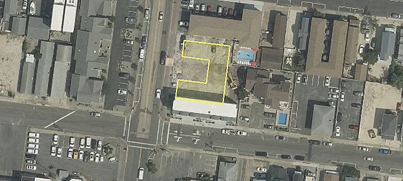 Retail Space in Ortley Plaza
