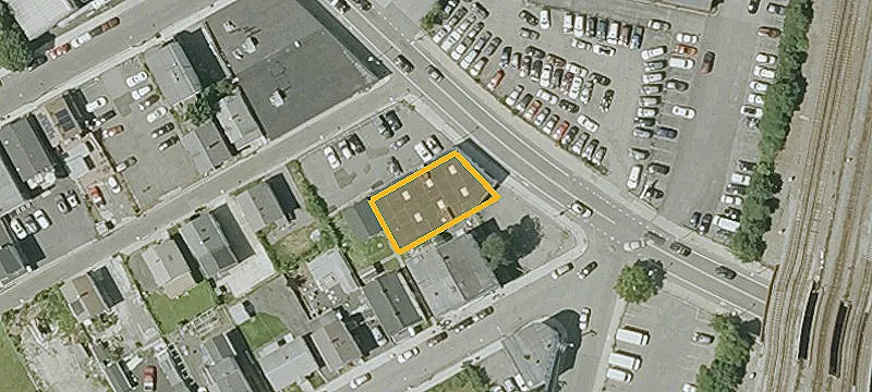Warehouse with Parking and Mezzanine