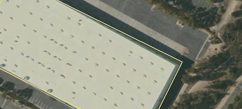 Temecula Warehouse with Extensive Parking